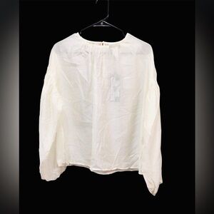 Futuro Classic Cream Blouse